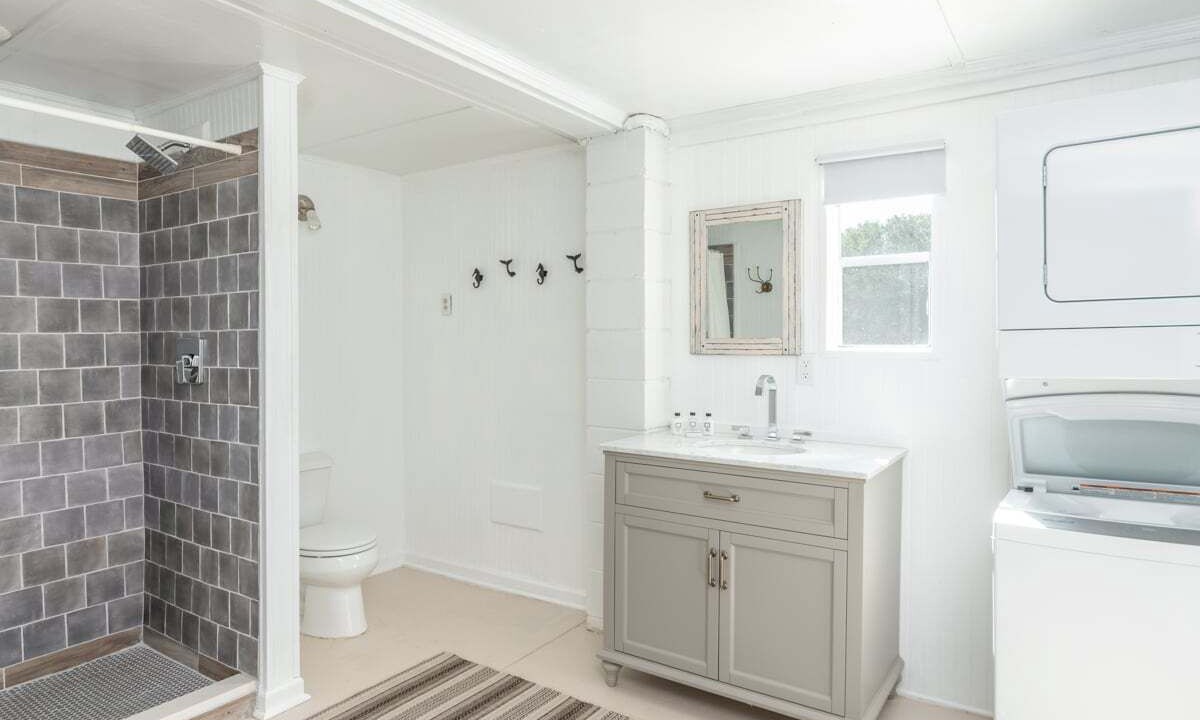 Photo of Bathroom in Oceanmarsh Subdivision