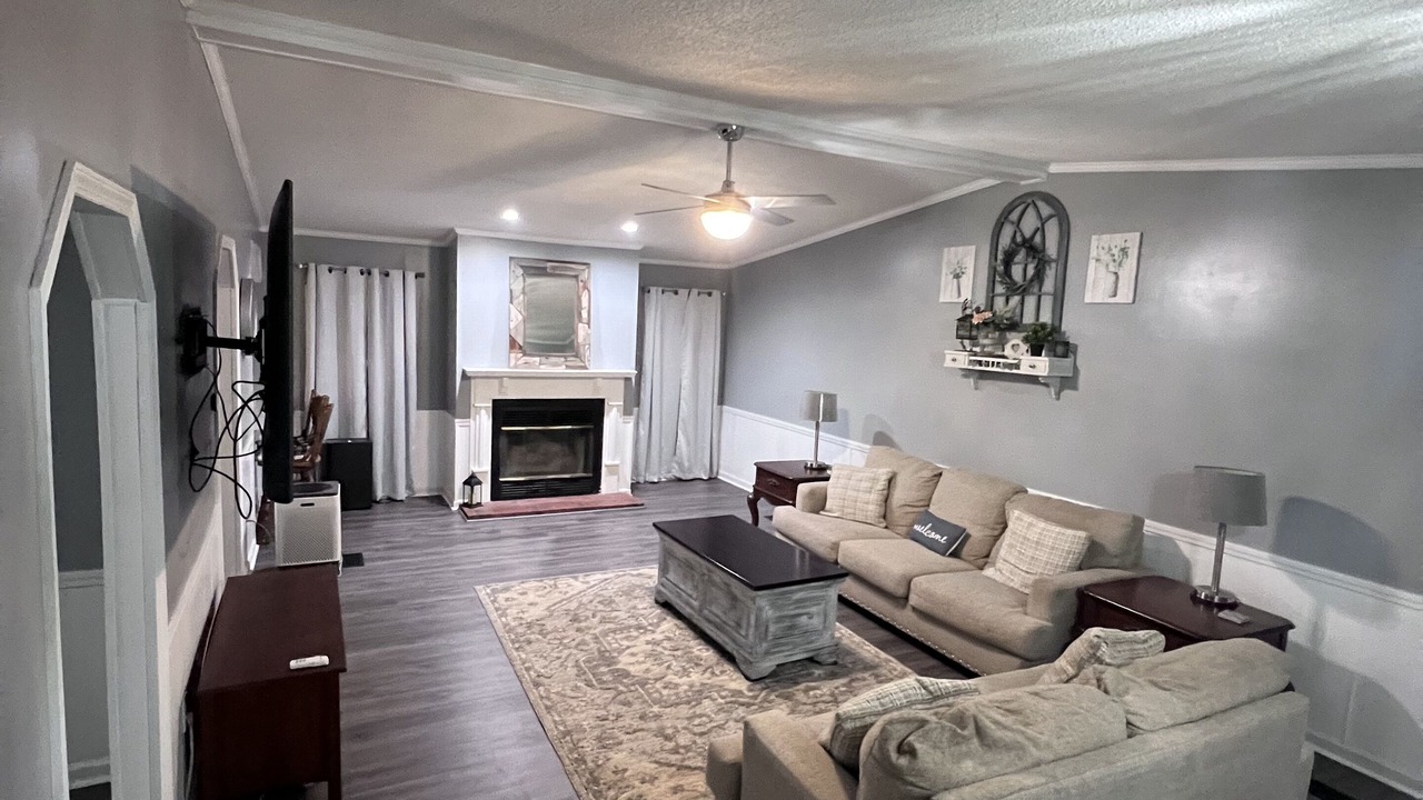 Photo of Livingroom in Townville