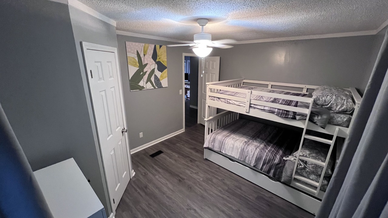 Photo of Bedroom in Townville