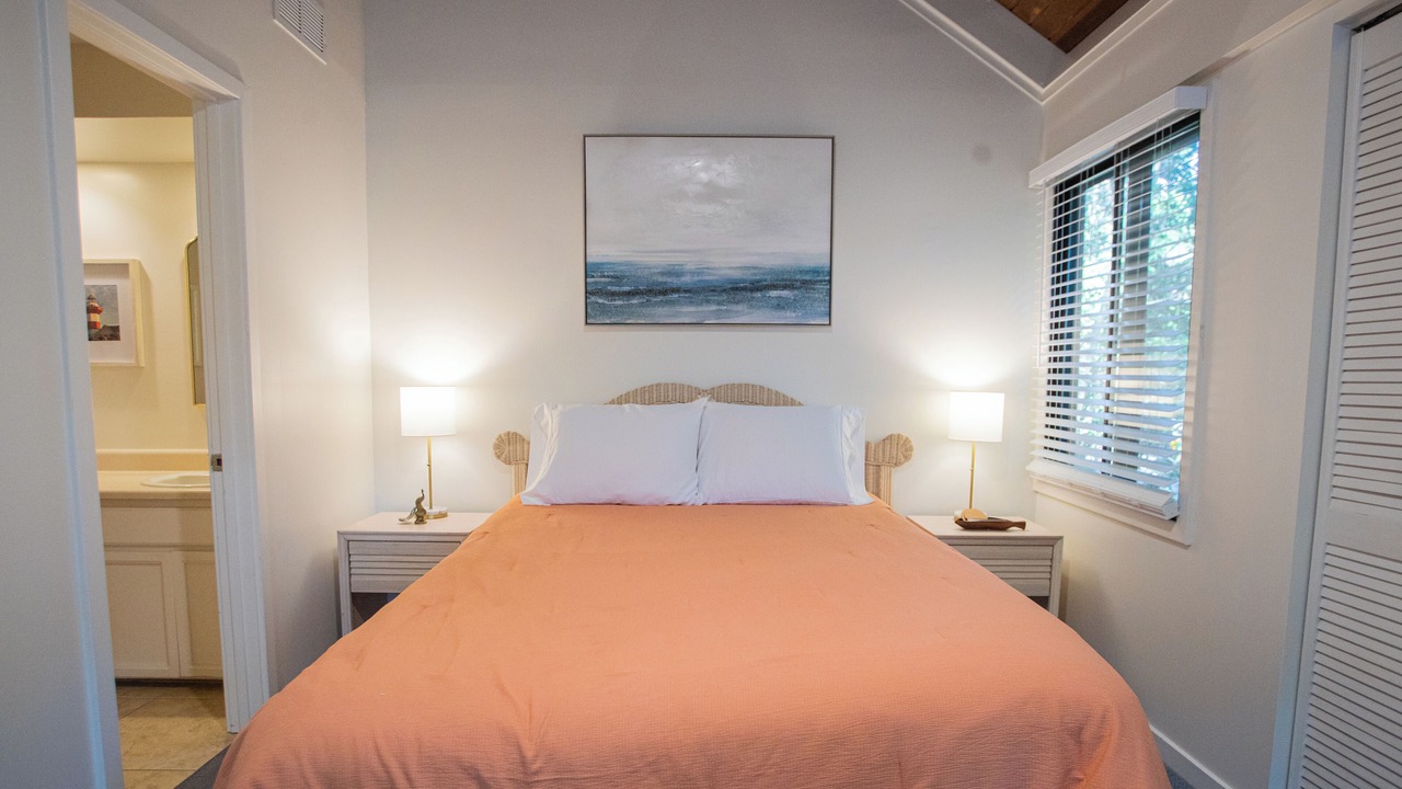 Photo of Bedroom in Night Heron