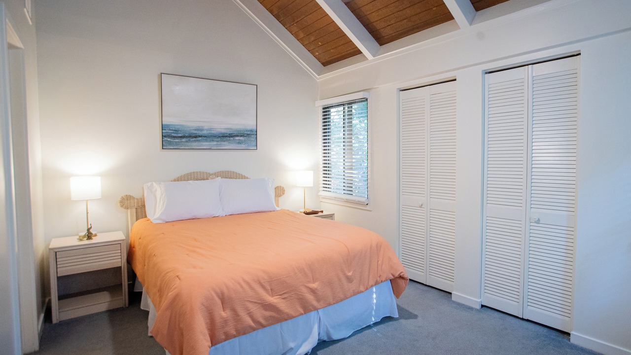 Photo of Bedroom in Night Heron
