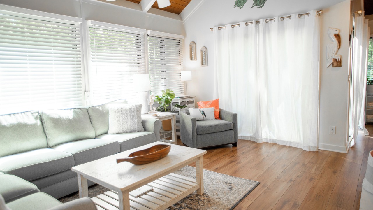 Photo of Livingroom in Night Heron