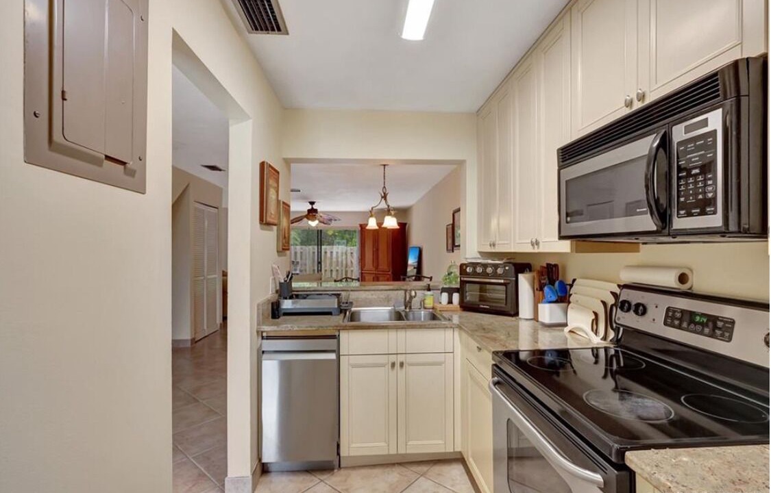 Photo of Kitchen in Hutchinson Island South
