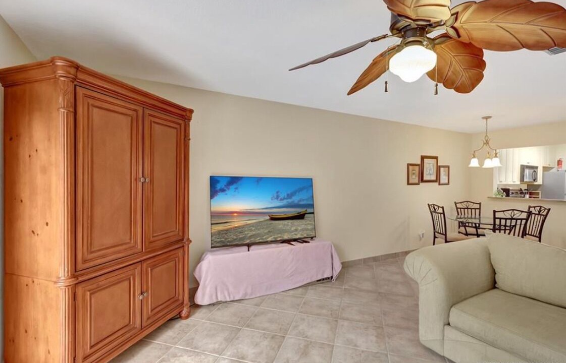 Photo of Livingroom in Hutchinson Island South