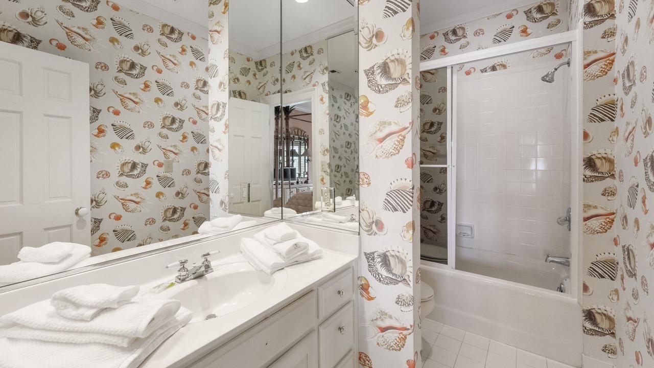 Photo of Bathroom in Debordieu Colony