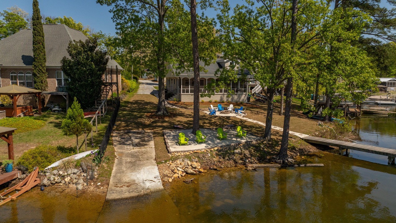 Photo of Others in Chapin