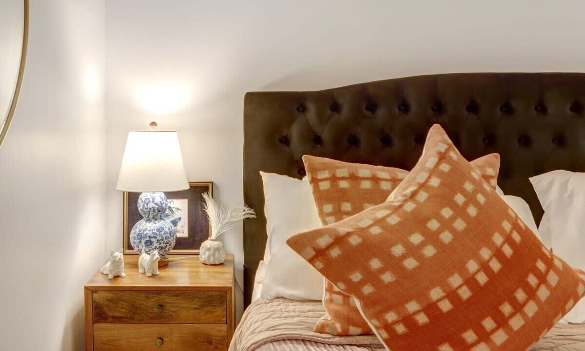Photo of Bedroom in Historic District - North
