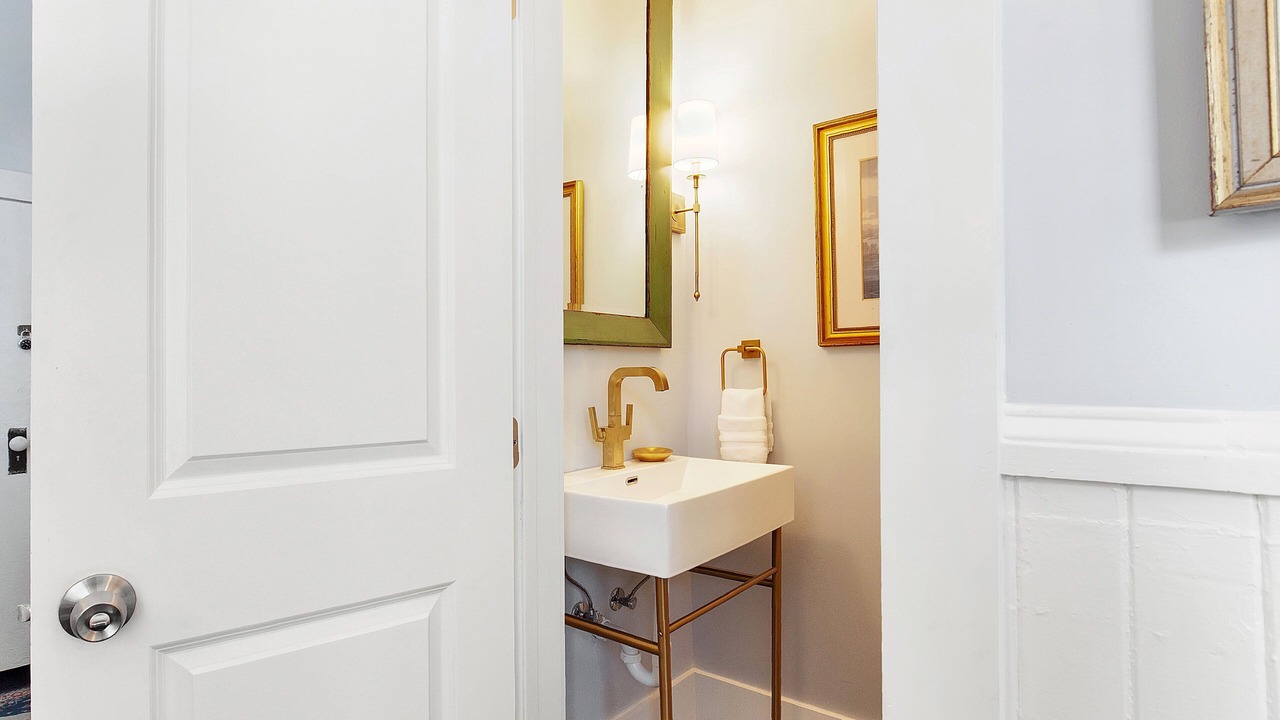 Photo of Bathroom in Dixon Park