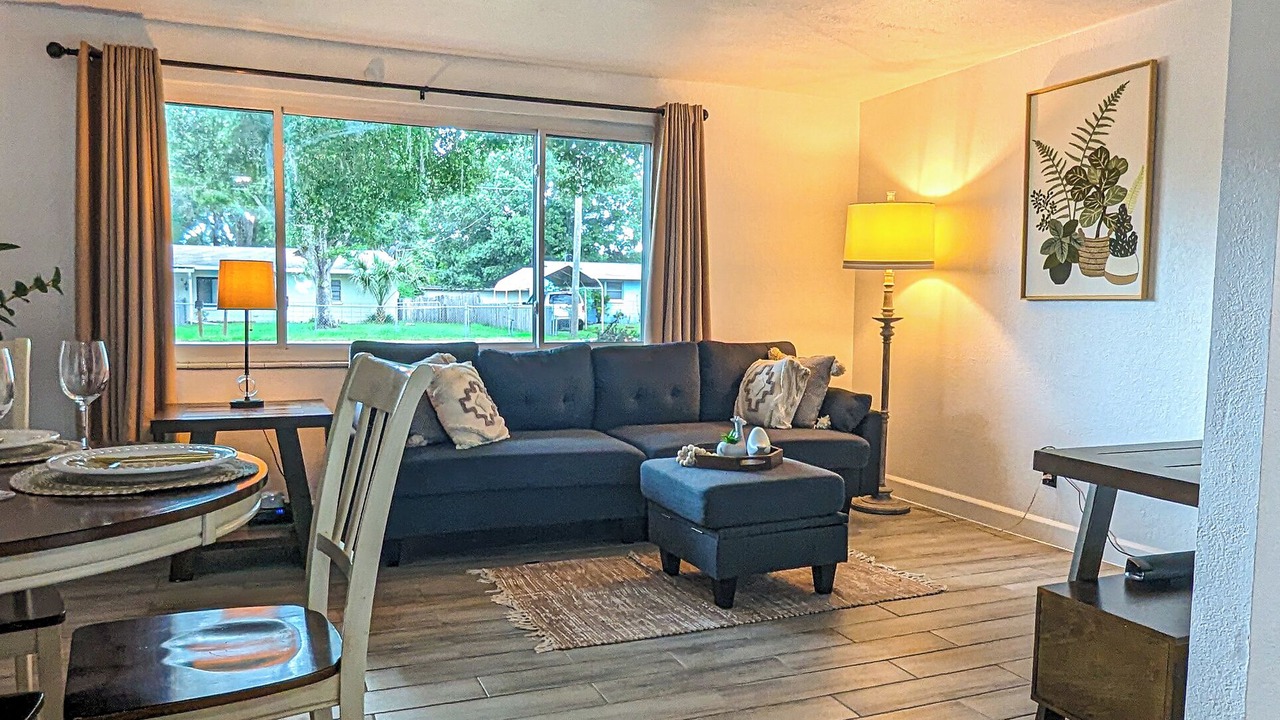 Photo of Livingroom in Riverview