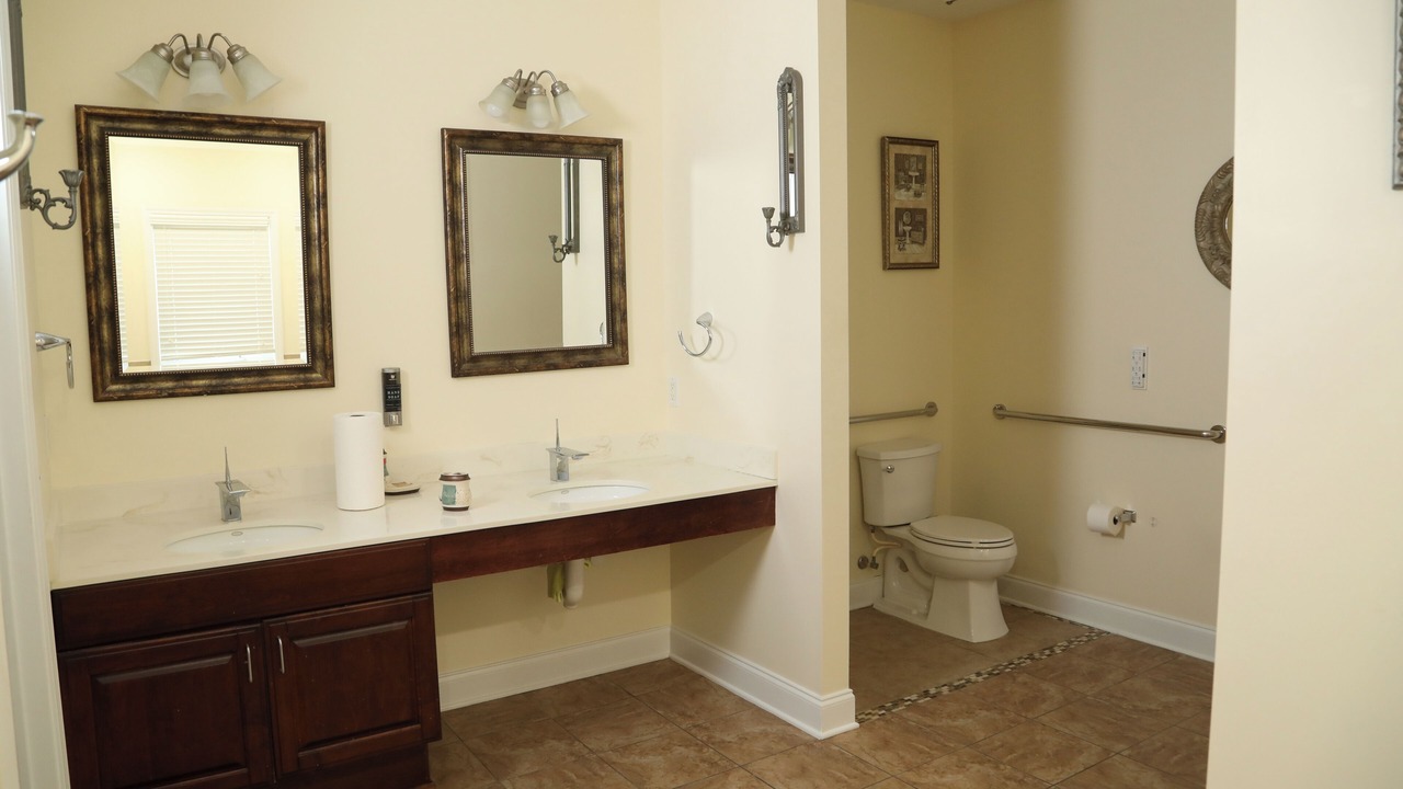 Photo of Bathroom in Appling