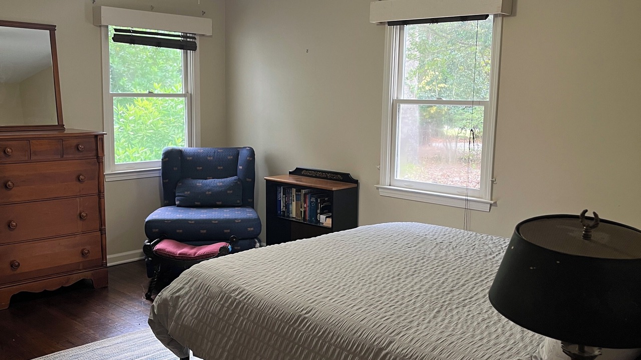Photo of Bedroom in Isle of Hope Historic District