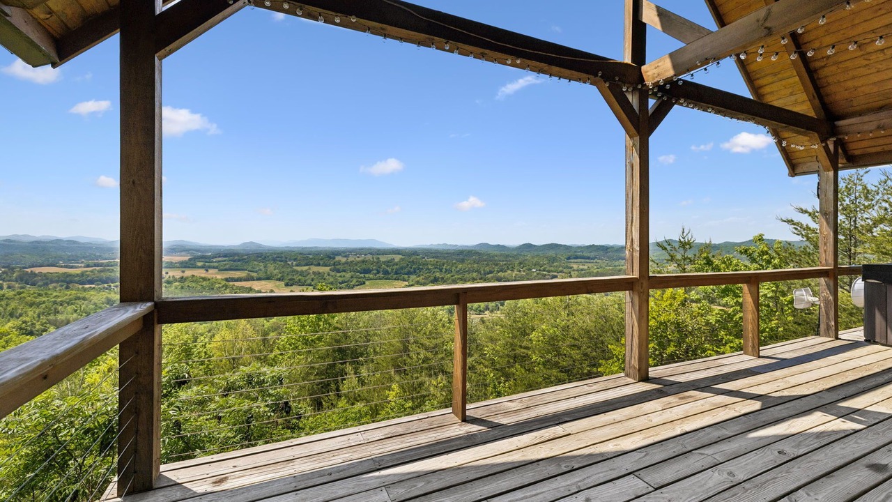 Photo of Patio Balcony in Tellico Plains