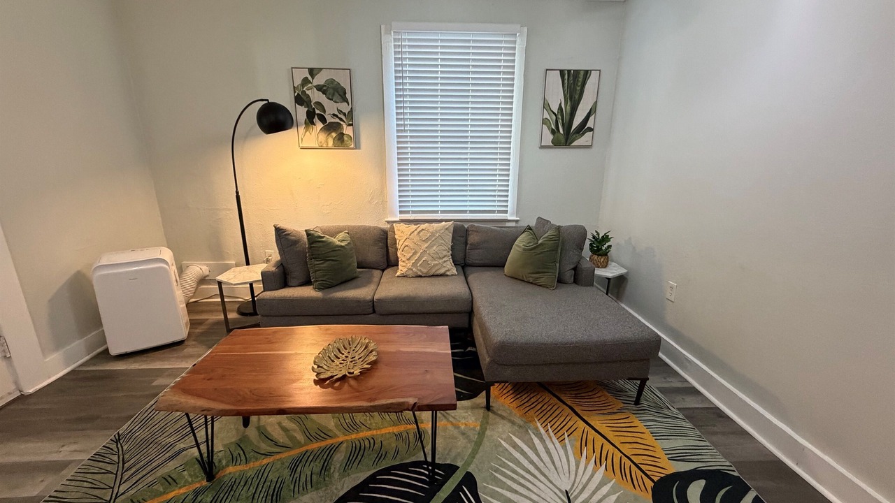 Photo of Livingroom in Lawsona - Fern Creek
