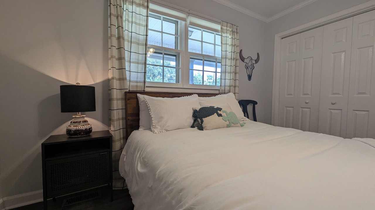 Photo of Bedroom in Taylors
