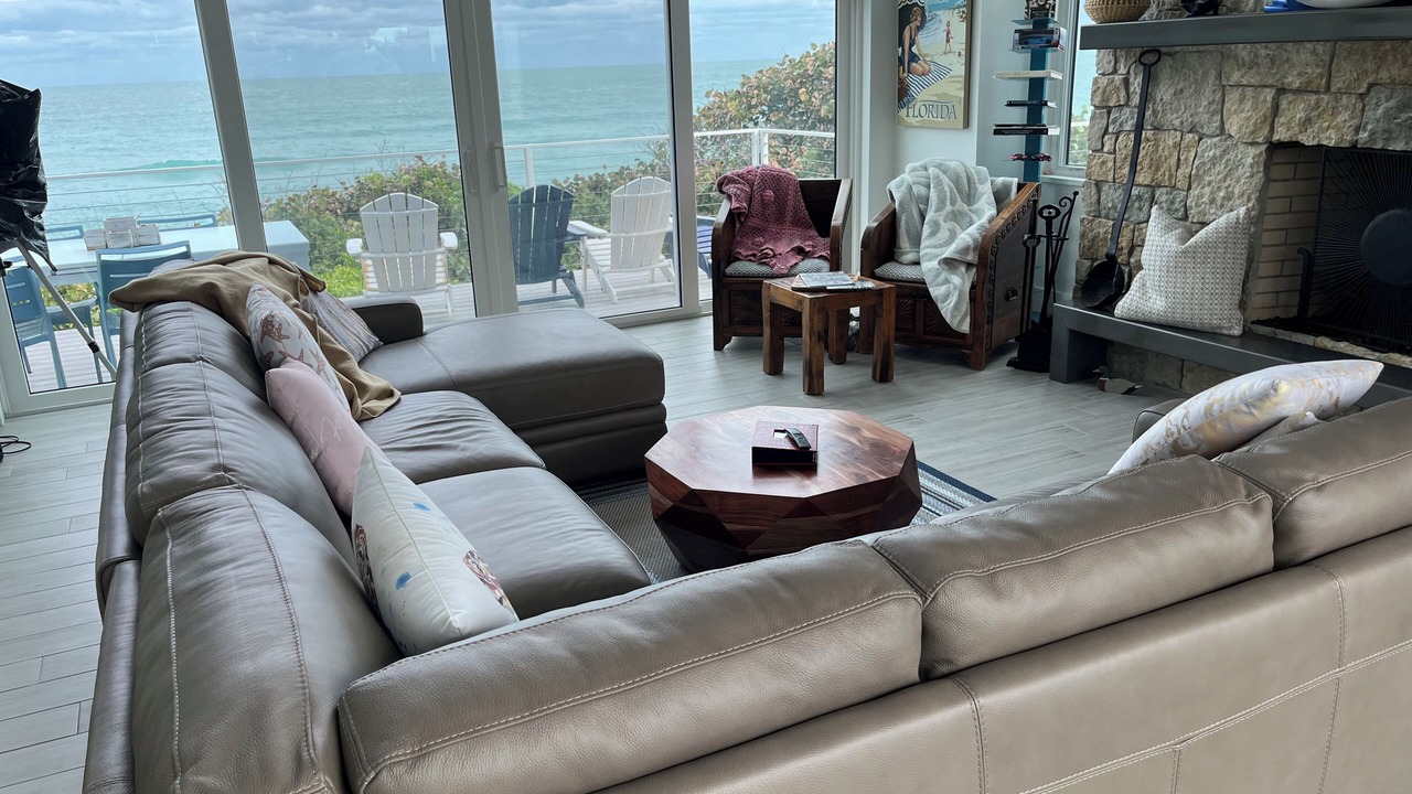Photo of Livingroom in Melbourne Beach