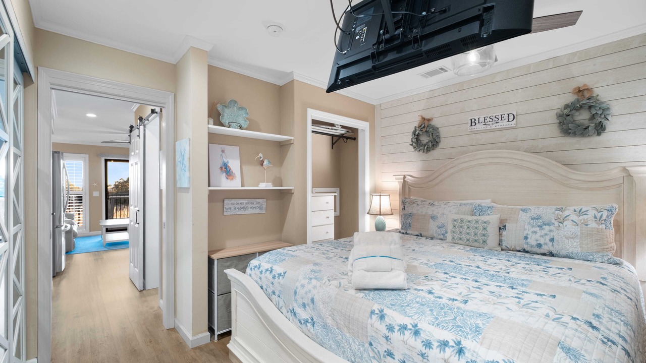 Photo of Bedroom in Folly Field