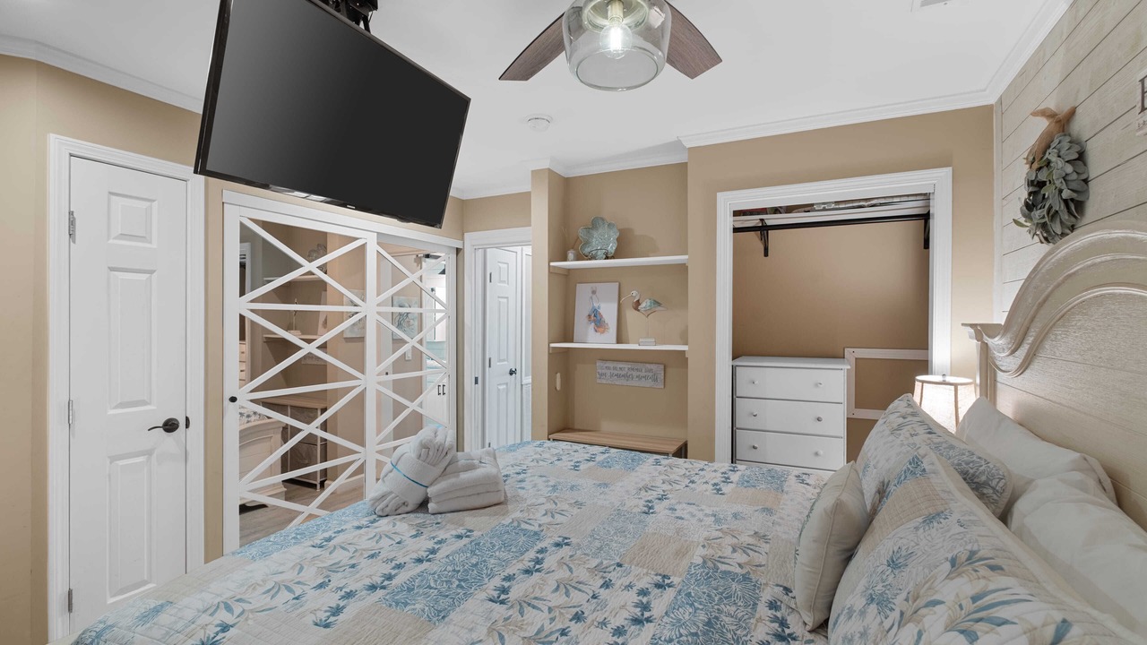 Photo of Bedroom in Folly Field