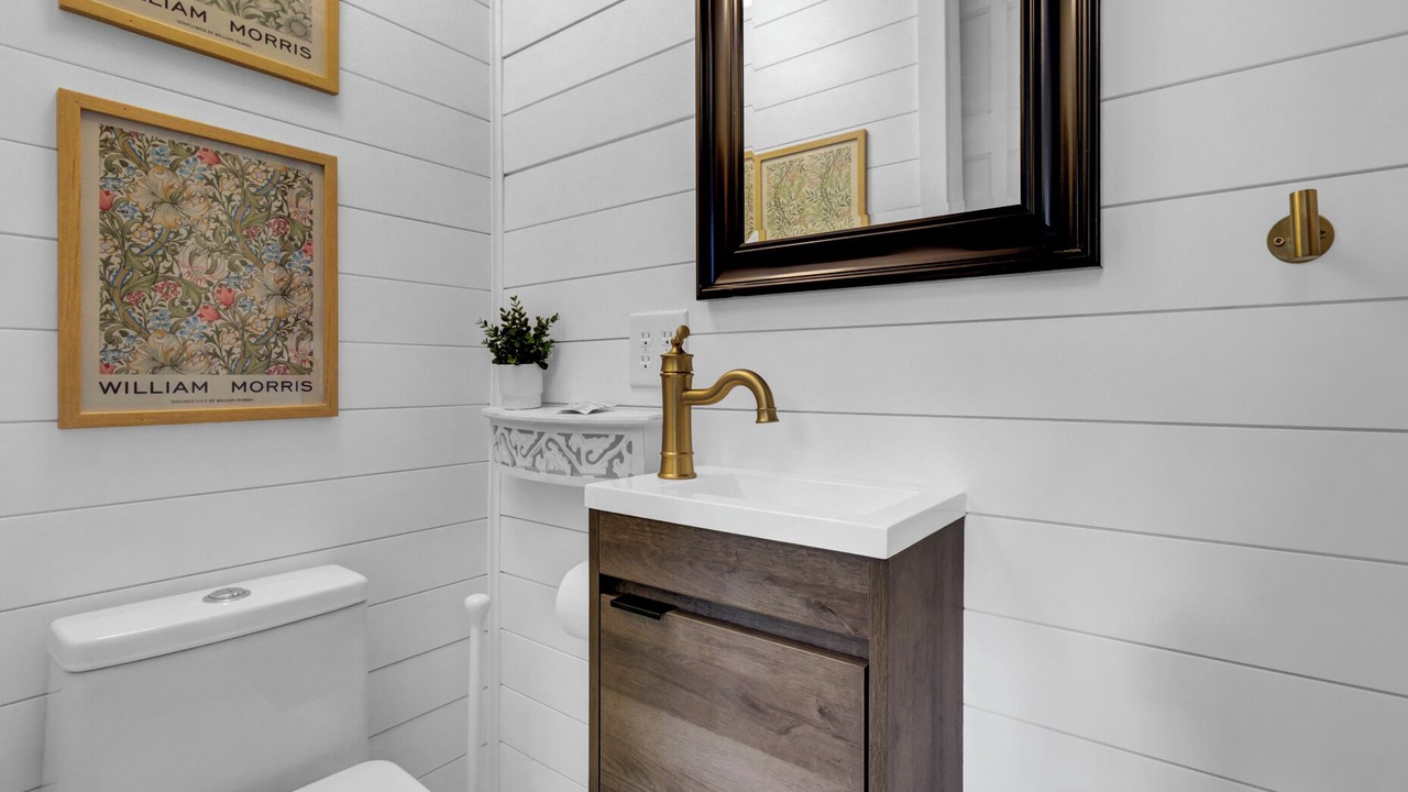Photo of Bathroom in Summerville Historic District