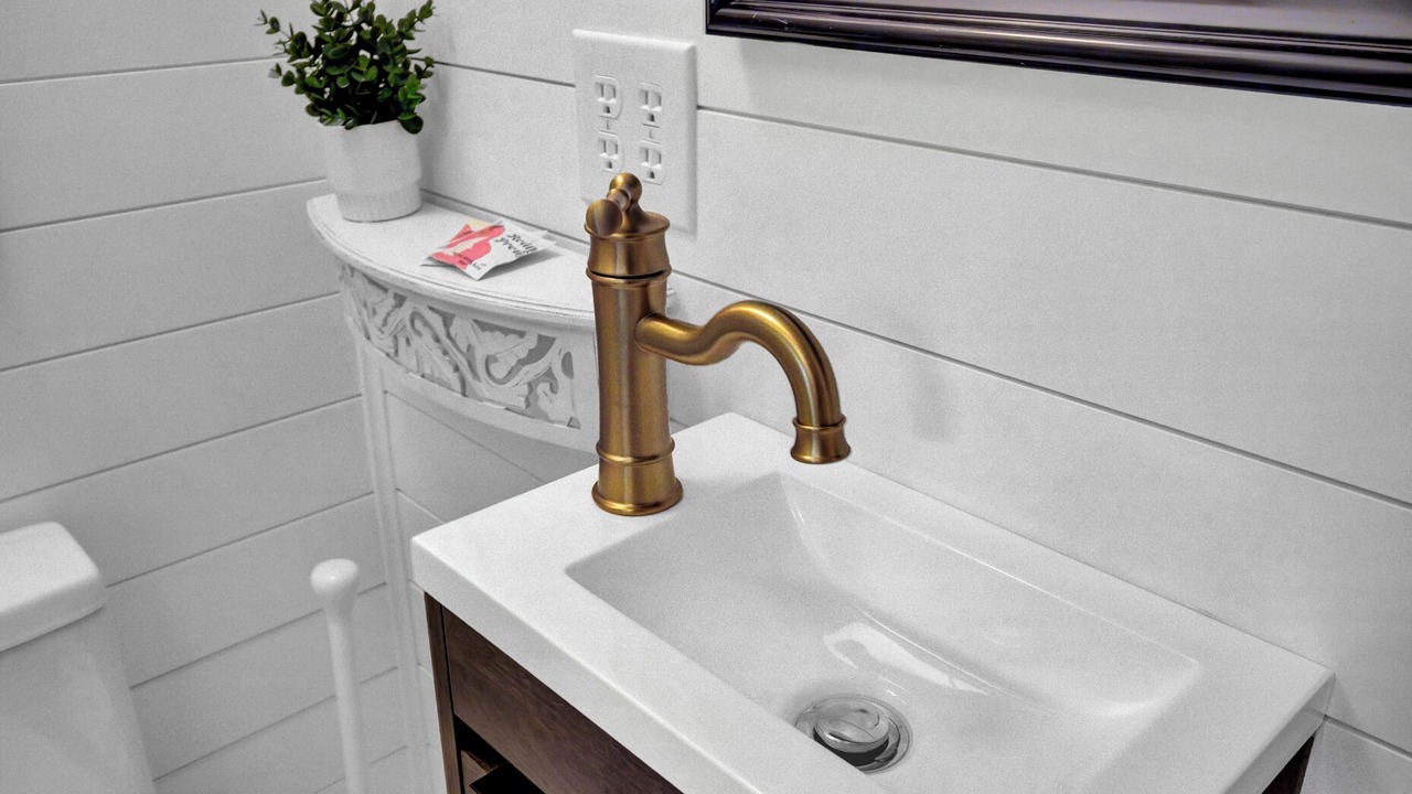 Photo of Bathroom in Summerville Historic District