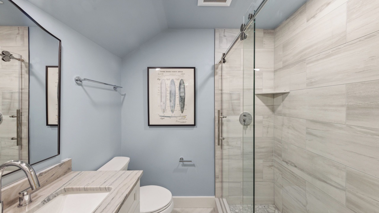 Photo of Bathroom in Night Heron