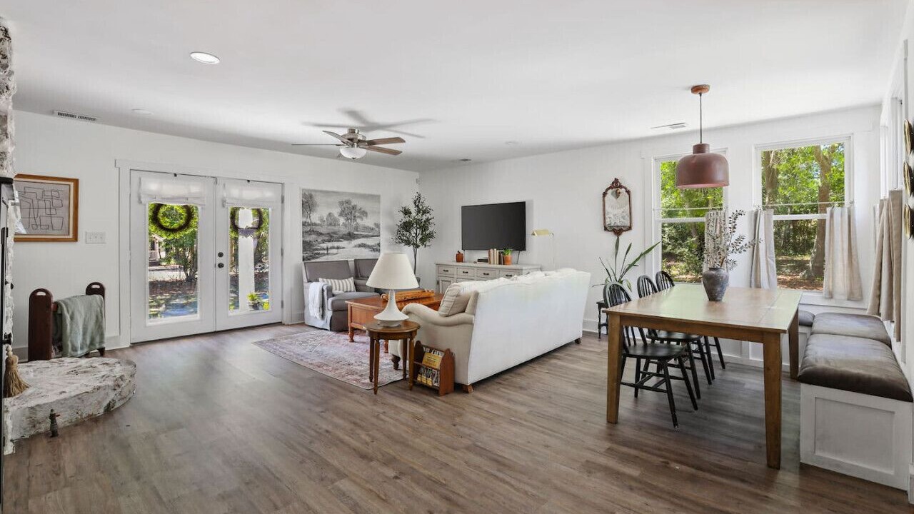 Photo of Livingroom in Cayce