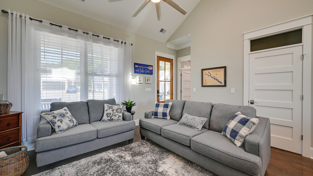 Photo of Livingroom in Greenwood