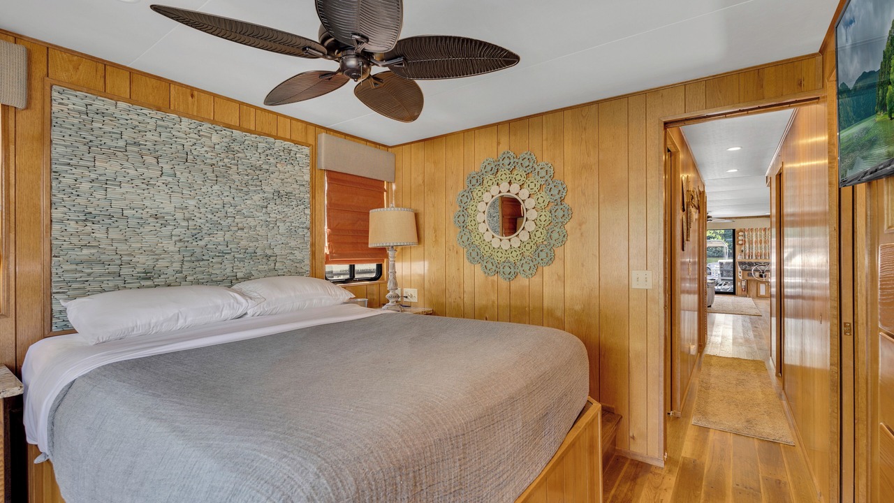 Photo of Bedroom in Smithville