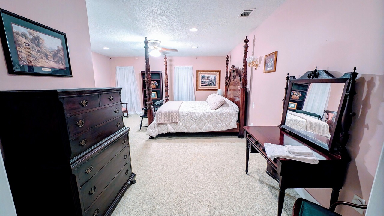 Photo of Bedroom in Fleming