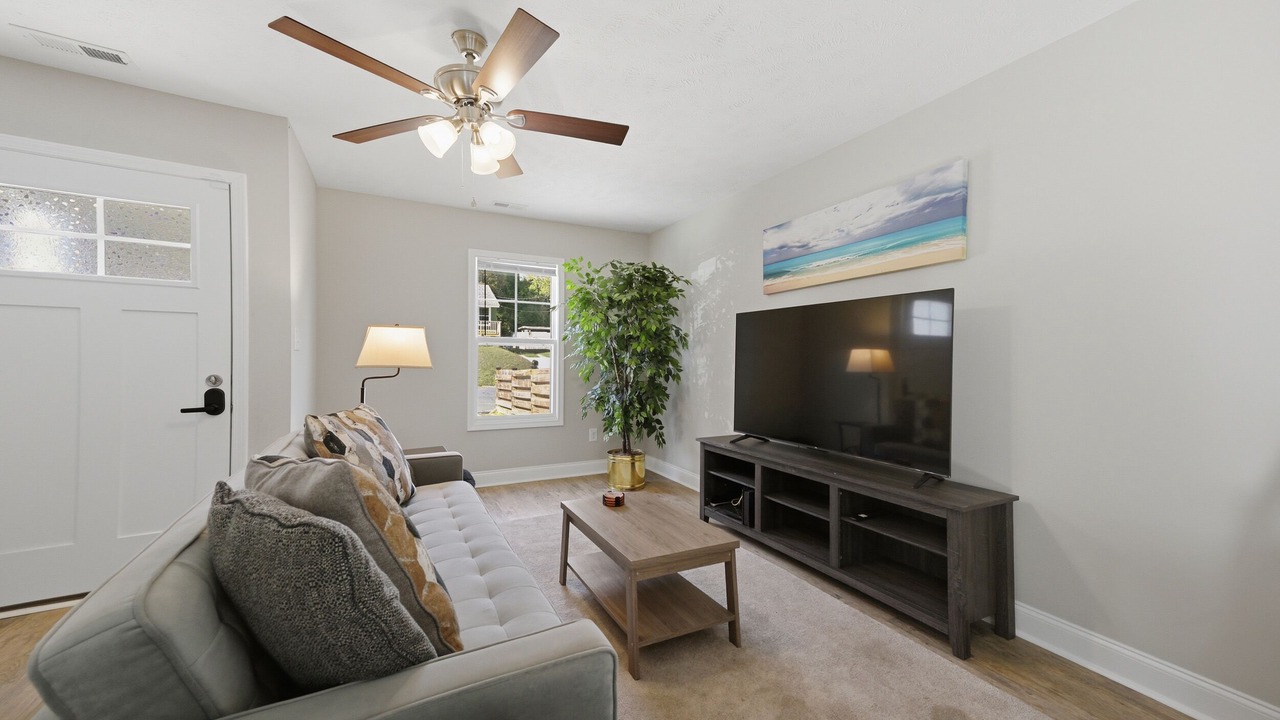 Photo of Livingroom in Terry Sanford