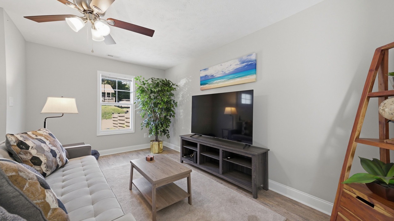 Photo of Livingroom in Terry Sanford