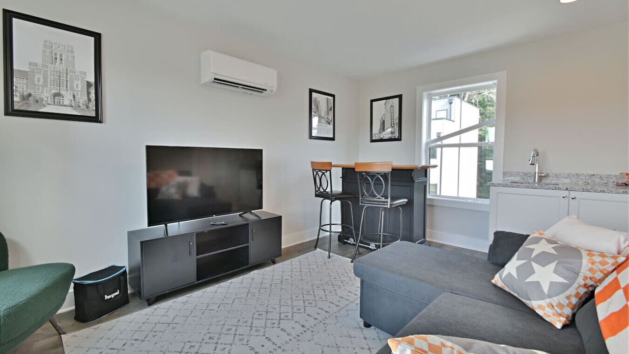 Photo of Livingroom in Knoxville
