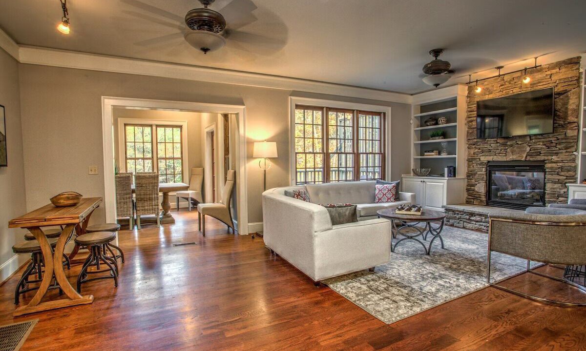 Photo of Bedroom in Asheville