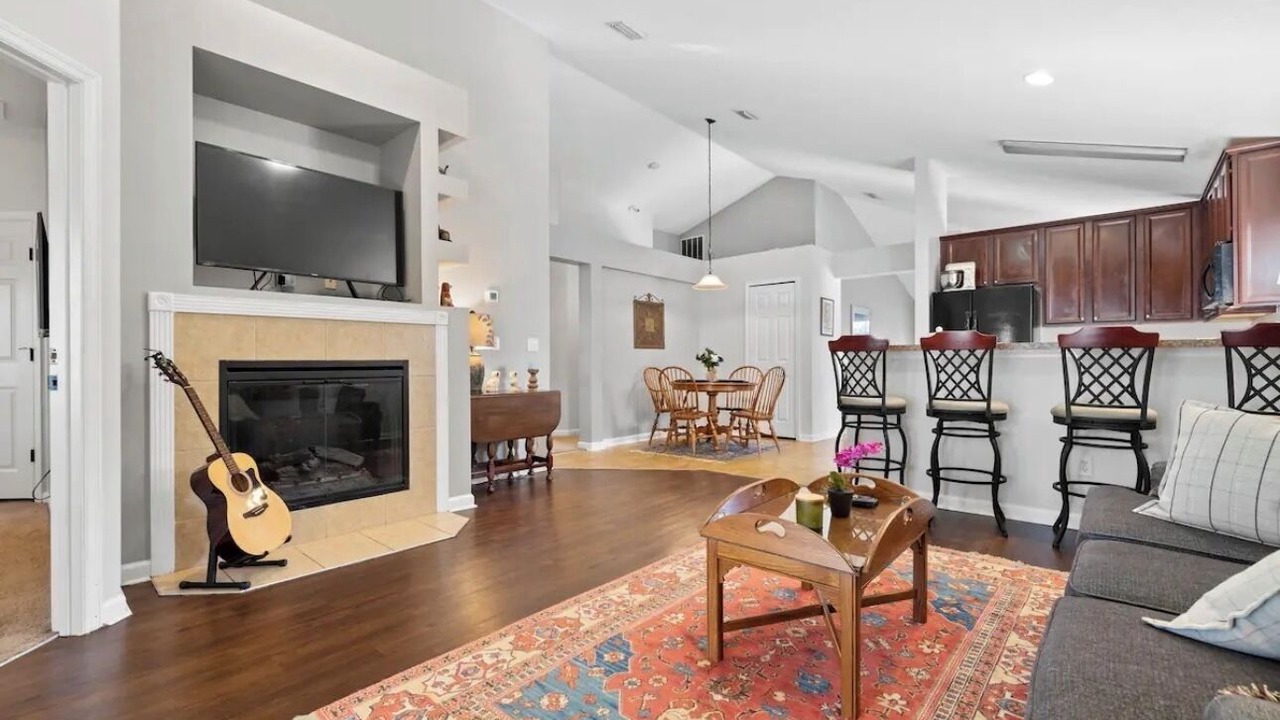Photo of Livingroom in Northside