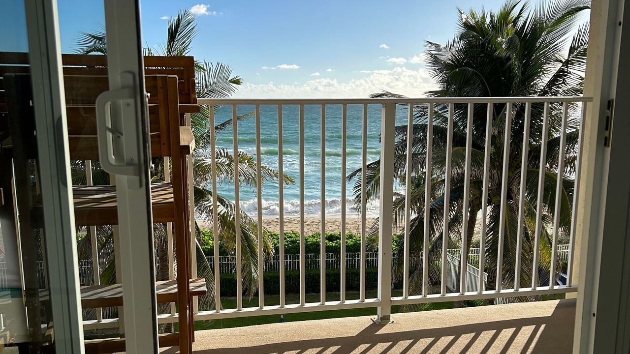 Photo of Patio Balcony in Hutchinson Island South