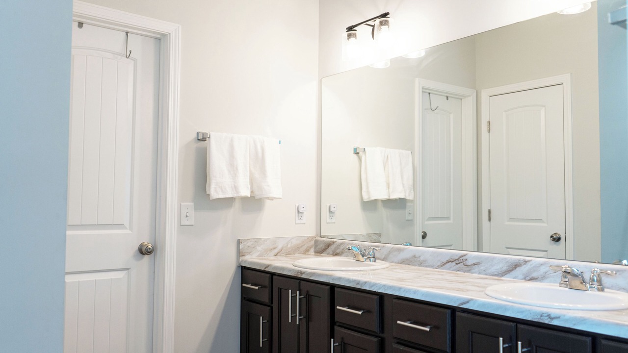 Photo of Bathroom in Hinesville