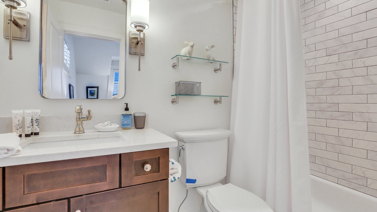 Photo of Bathroom in Hitch Village - Fred Wessels Homes