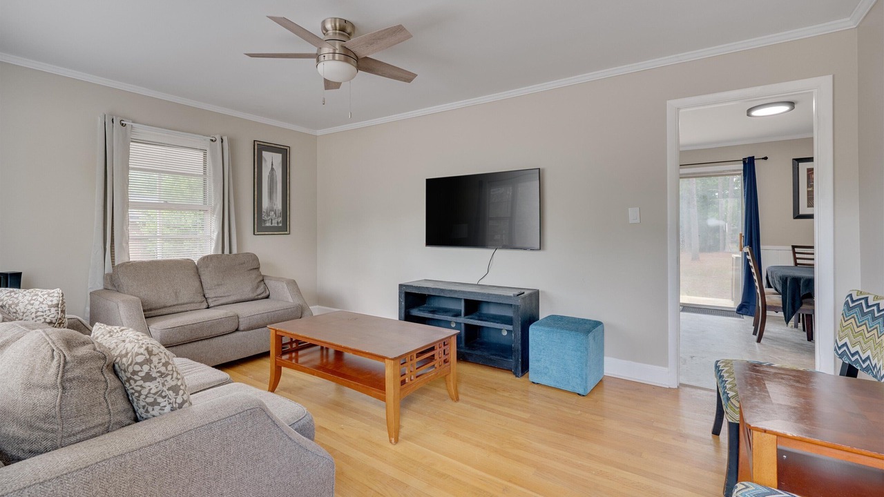 Photo of Livingroom in Terry Sanford