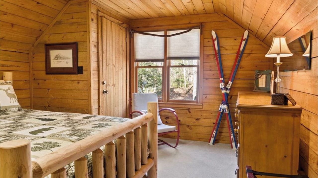 Photo of Bedroom in Mountain Rest