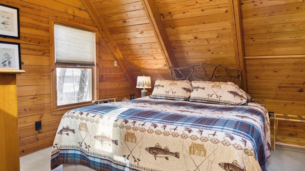 Photo of Bedroom in Mountain Rest