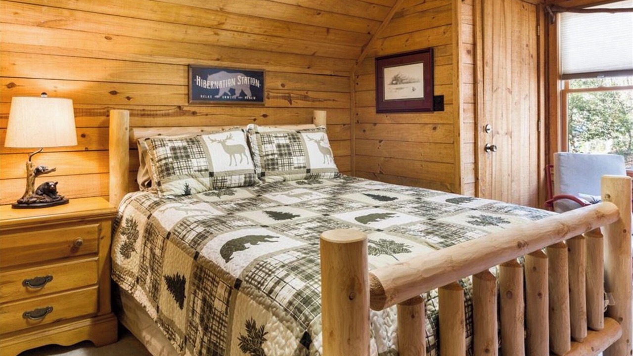 Photo of Bedroom in Mountain Rest