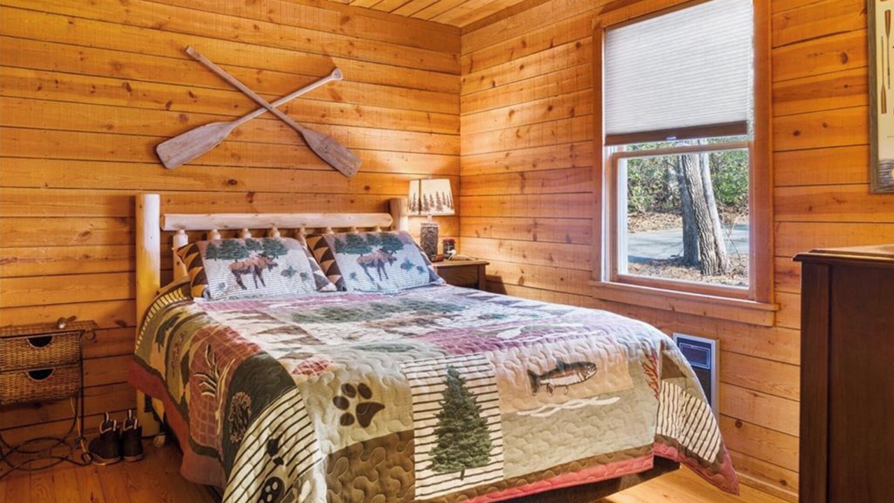 Photo of Bedroom in Mountain Rest