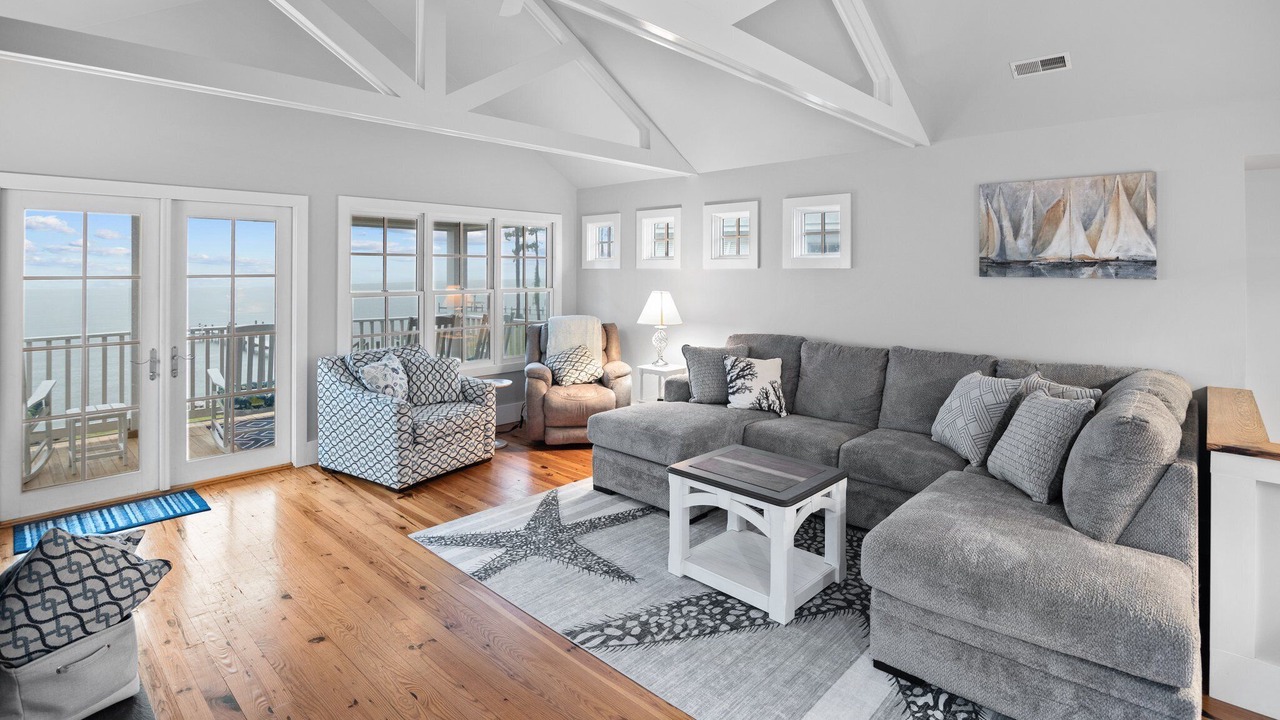 Photo of Livingroom in Minnesott Beach