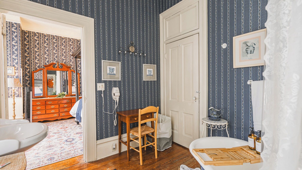 Photo of Bathroom in Thomas Square