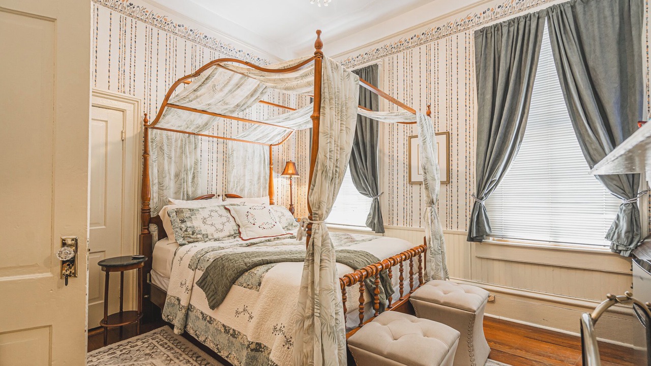 Photo of Bedroom in Thomas Square