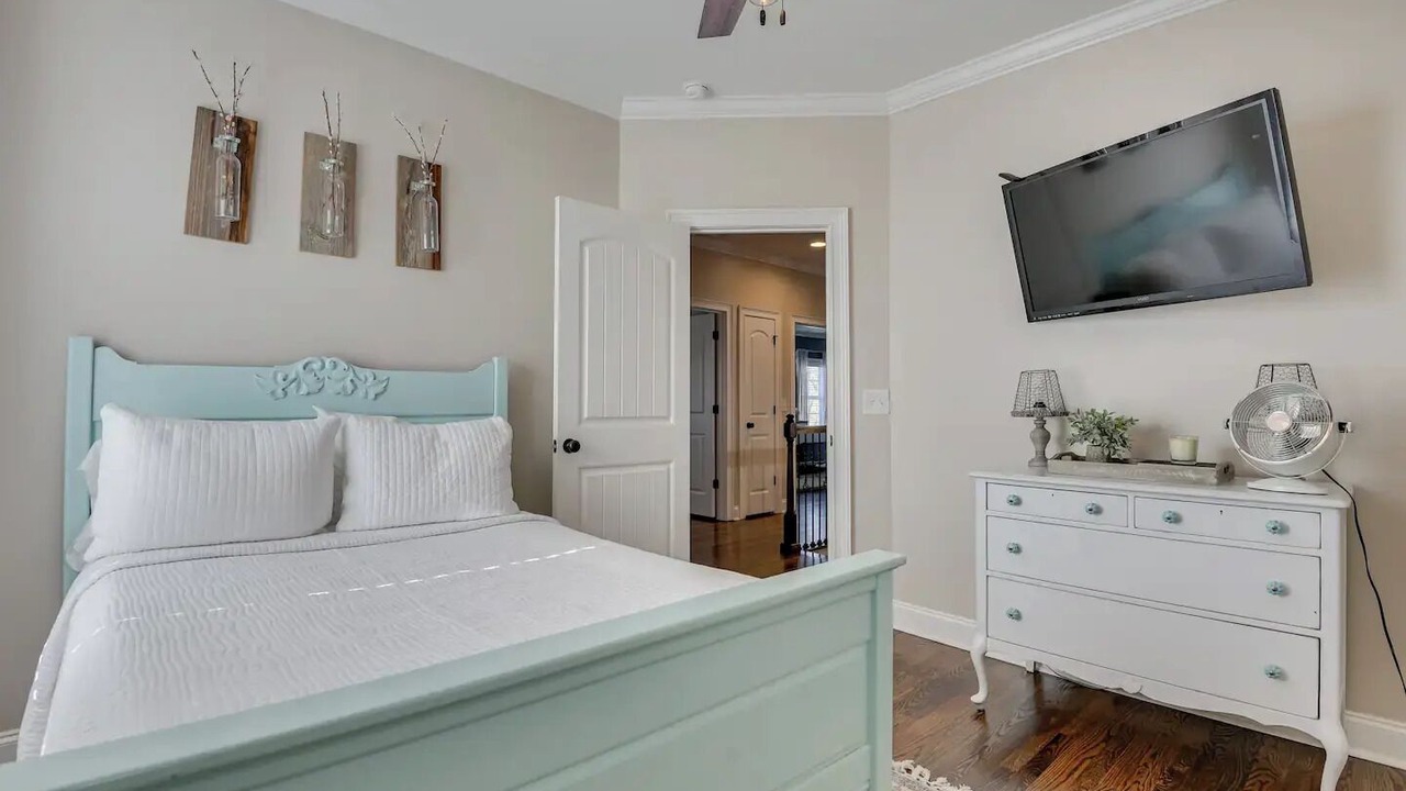 Photo of Bedroom in Appling