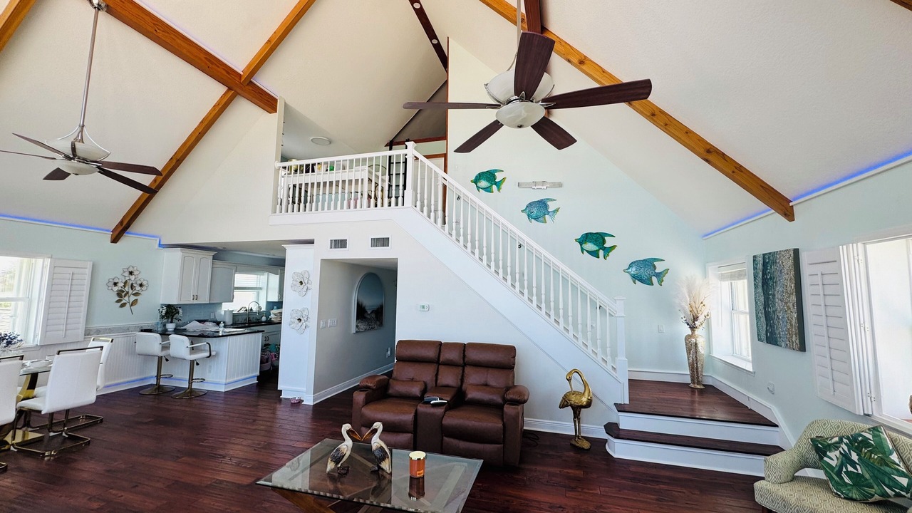 Photo of Livingroom in Floridana Beach