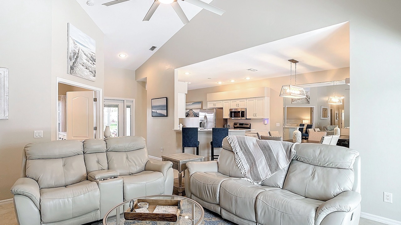 Photo of Livingroom in Falcons Glen