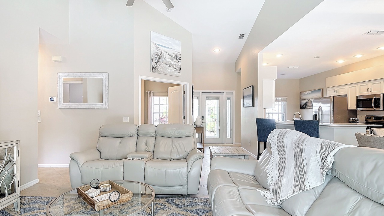 Photo of Livingroom in Falcons Glen