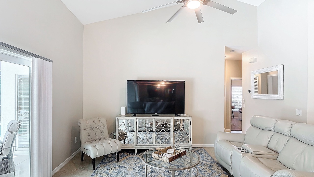 Photo of Livingroom in Falcons Glen