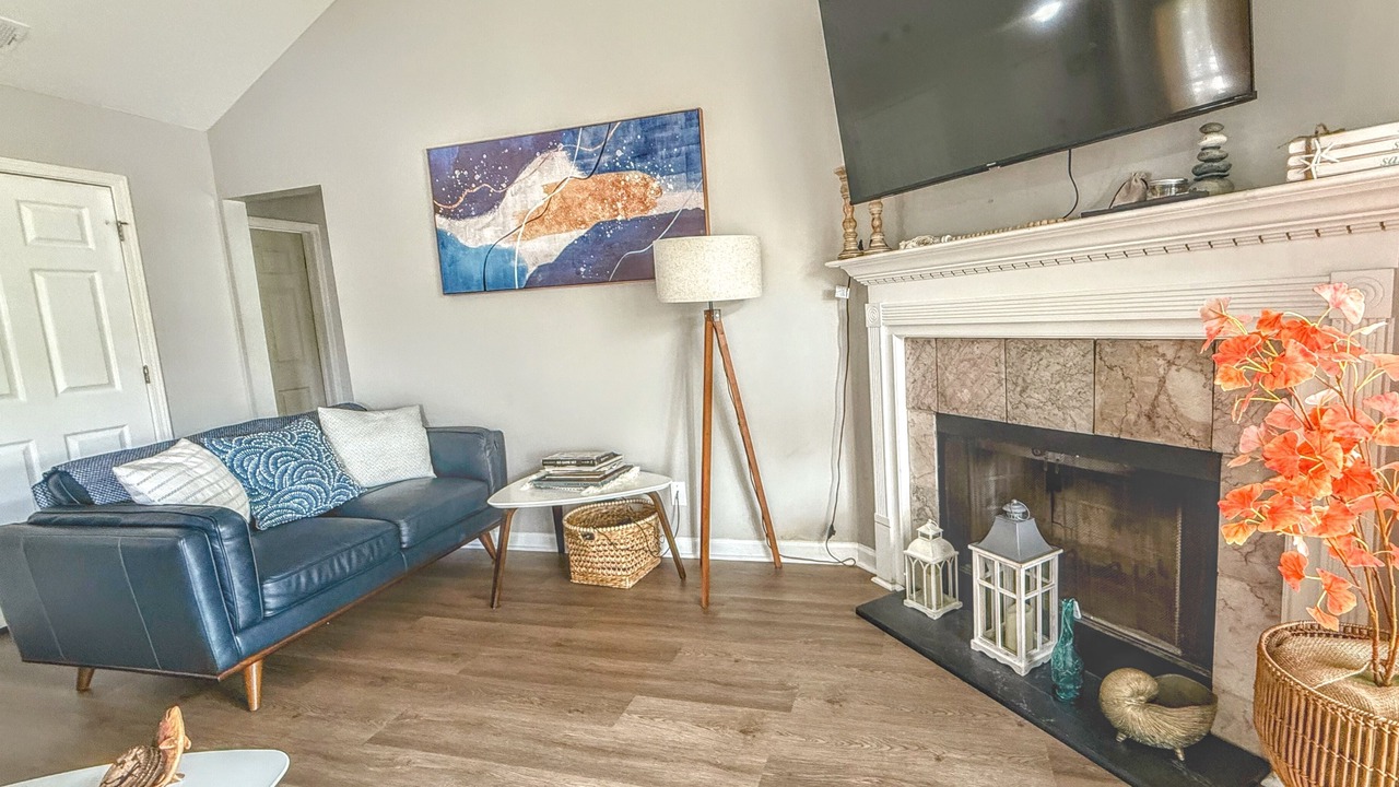 Photo of Livingroom in Whitemarsh Island